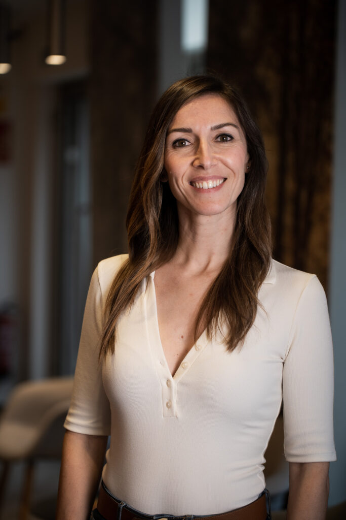 Carol_Perfil_Low-5 Dermapen con Exosomas en Barcelona 1