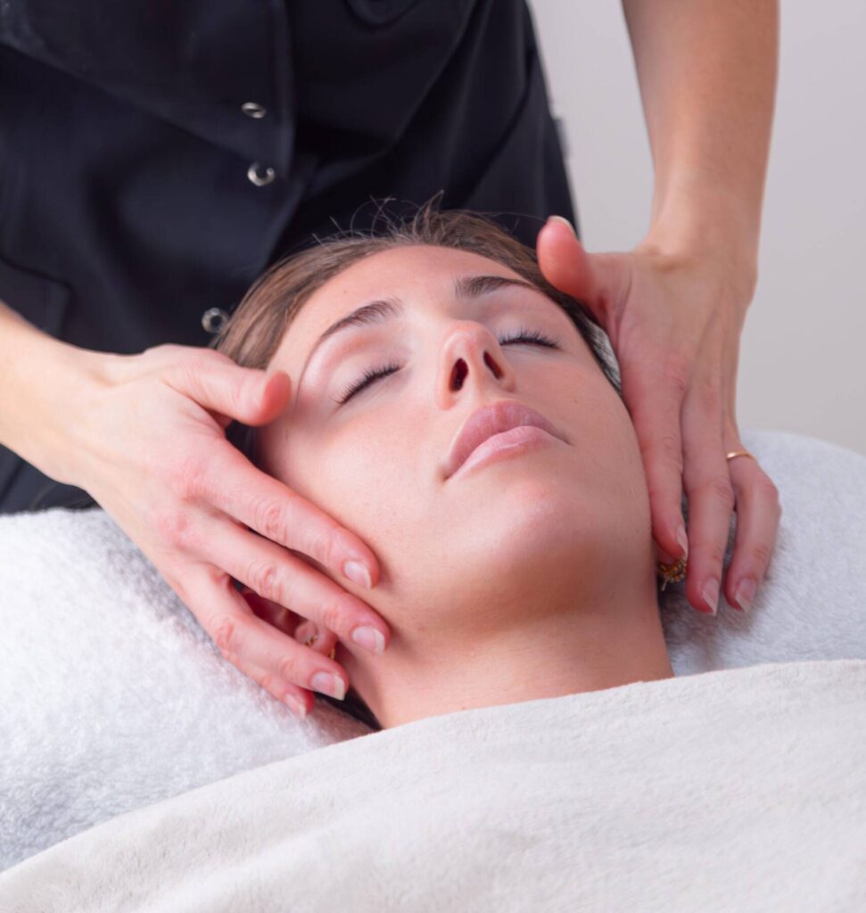 Exosomas vs. Péptidos: ¿Cuál es el mejor tratamiento regenerador de 2026? | Centros Carolina de la Rosa depilacion electrica velltec 1 1.jpg