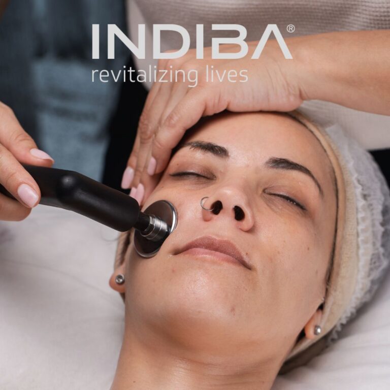 Estética avanzada en Barcelona: El arte de decidir sobre tu propia piel | Centros Carolina de la Rosa indiba facial2 1.jpg