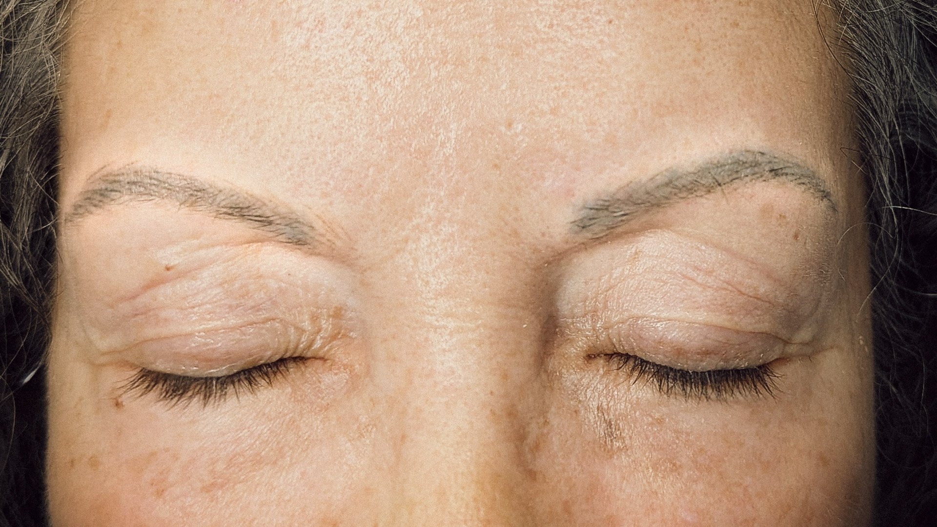 Micropigmentación de cejas en Barcelona | Centros Carolina de la Rosa Antes