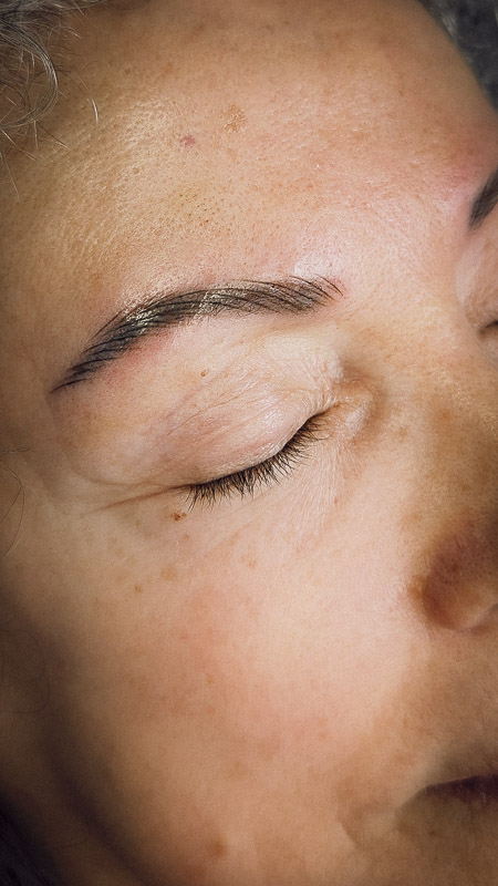 Micropigmentación de cejas en Barcelona | Centros Carolina de la Rosa Caso micropigmentación cejas