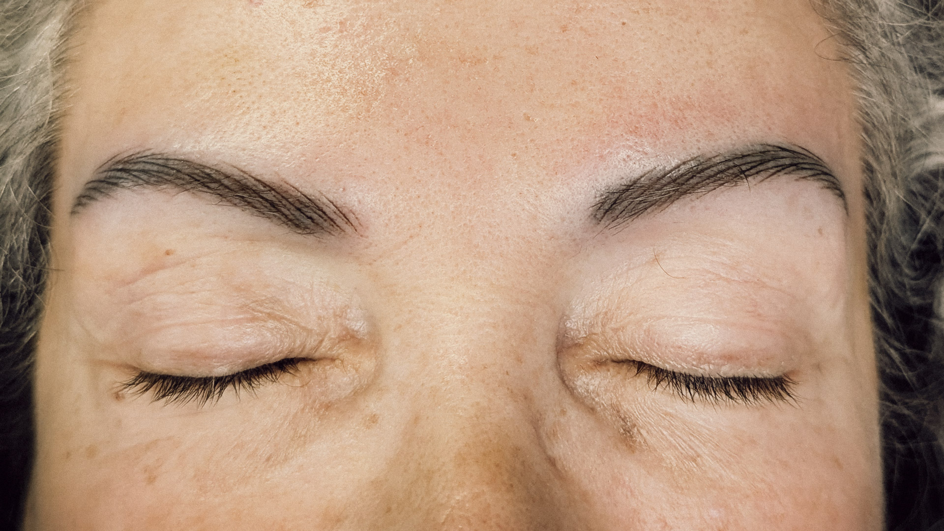 Micropigmentación de cejas en Barcelona | Centros Carolina de la Rosa Después