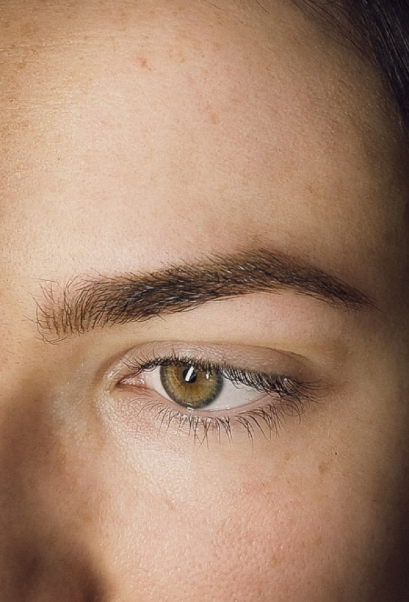 Micropigmentación de cejas en Barcelona | Centros Carolina de la Rosa Ojo con ceja